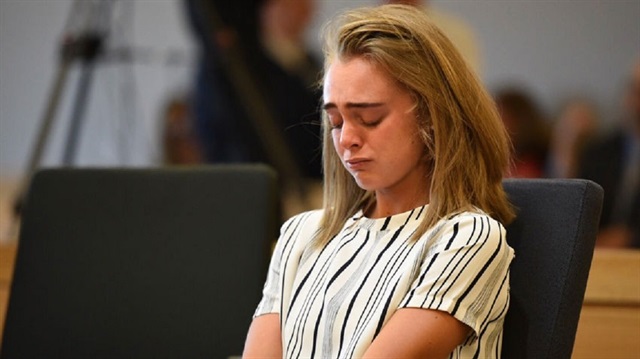 Erkek arkadaşını mesajlarıyla öldüren genç kadının cezası belli oldu