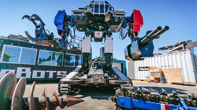 Amerika'nın bilim kurgu filmlerinden fırlamış gibi duran yeni dövüşçü robotu: Eagle Prime