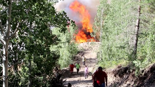 Erzurum'un Oltu ilçesindeki yangın devam ediyor