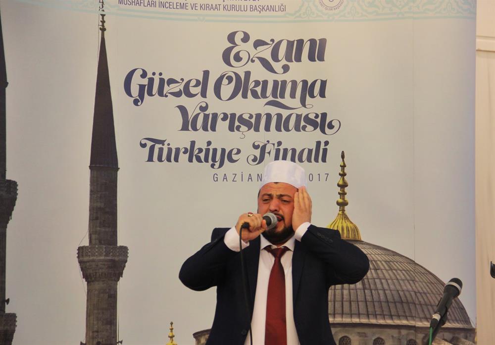 Birinci olan Hayta, camide öğle ezanını da okudu.