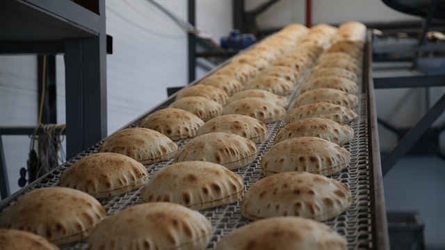 İHH, ilk 8 ayda Suriye’de yaklaşık 300 milyon ekmek dağıtımı gerçekleştirdi.