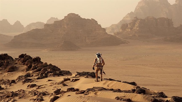 Hayşi bölgesine kurulacak üssün bulunduğu alanda, Mars'ın yüzeyindekilere benzer kızıl kayalıklar olacağı belirtildi.