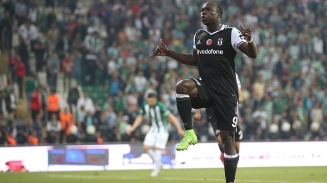 Aboubakar geçtiğimiz sezon Beşiktaş formasıyla 38 maçta 19 gol kaydetmişti.