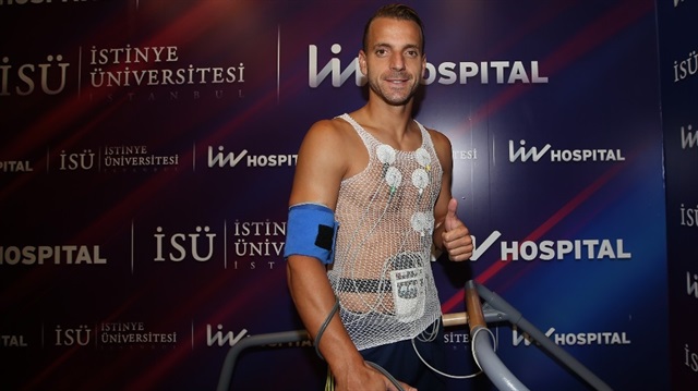 Fenerbahçe'nin yeni yıldızı Roberto Soldado, sağlık kontrollerinden geçmeyi başardı.
