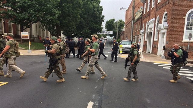 ABD'deki silahlı ırkçılar gösteri düzenledi