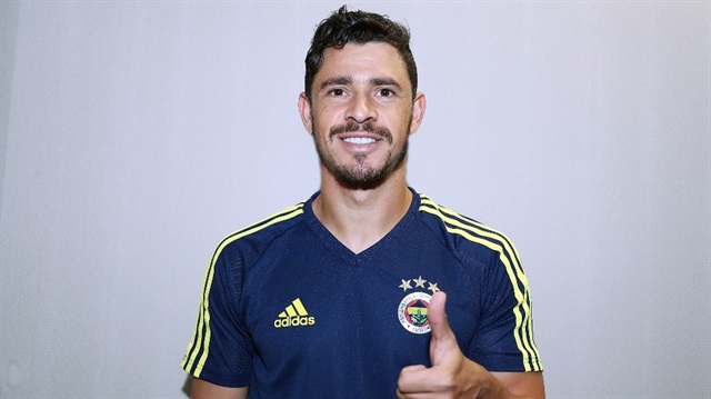 Fenerbahçe'nin 4 yıllık anlaşma sağladığı Giuliano'nun forma numarası belli oldu.