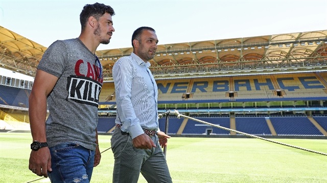 Fenerbahçe'nin 7 milyon Euro'ya kadrosuna kattığı Giuliano transferi FIFA'lık oluyor.