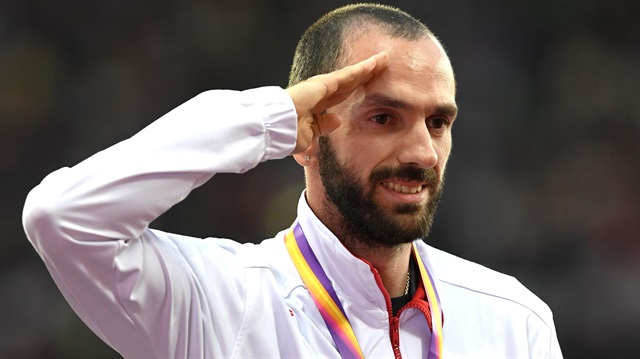 200 metrede altın madalyaya uzanarak tarih yazan milli atlet Guliyev, Türkiye'nin bu alandaki ilk altın madalyasını kazandı.