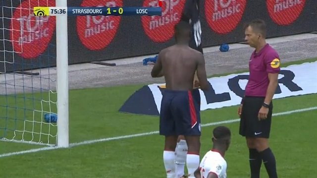 Lille kalecisi oyundan atıldıktan sonra Fransız ekibinin kalecisi iki kez değişti.