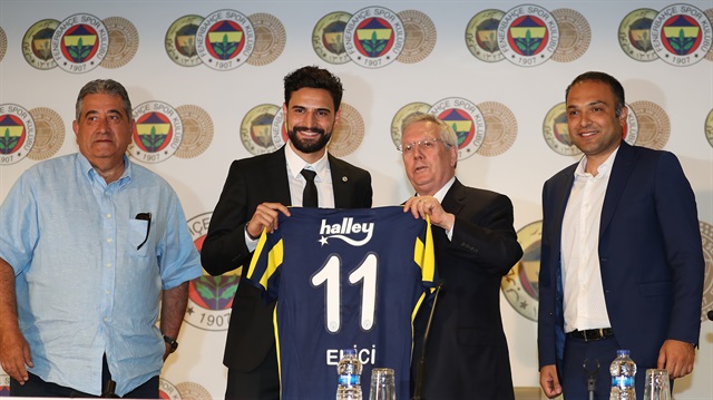 Fenerbahçe Başkanı Aziz Yıldırım, sezonun ilk transferini Mehmet Ekici'yle gerçekleştirmişti.