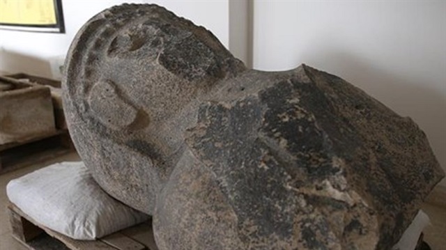 Tayinat Höyüğü'nde Kral Suppiluliuma'nın karısı olduğu tahmin edilen kadın heykeli bulundu.