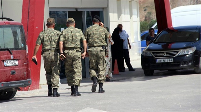 Sivas’ta 31 asker zehirlenme şüphesiyle hastaneye kaldırıldı.  