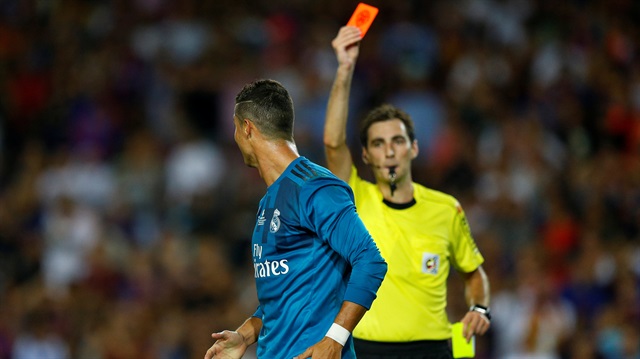 Ronaldo, Barcelona'ya karşı gol attığı maçta kırmızı kartla oyundan ihraç edilmişti.
