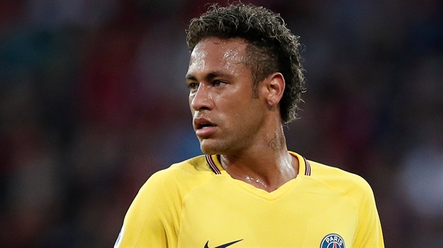 Neymar PSG formasıyla çıktığı ilk maçında golle tanıştı.