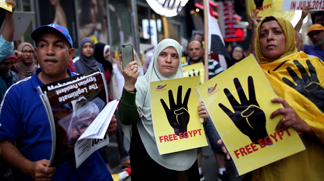 Rabia katliamı New York'ta protesto edildi

