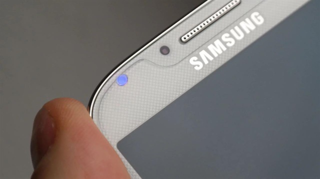 Samsung'lardaki mavi bildirim ışığı aslında ne anlama geliyor?