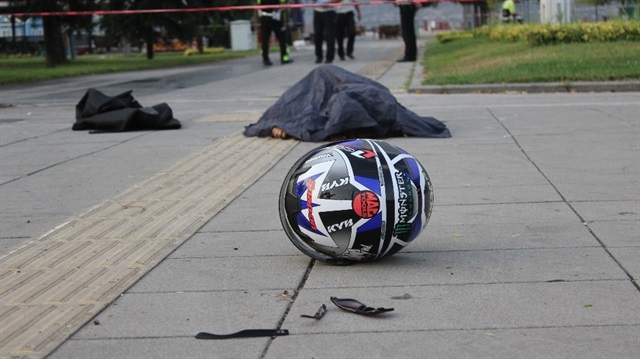 Kocaeli’nin İzmit ilçesinde meydana gelen motorsiklet kazasında 1 kişi öldü, 1 kişi de yaralandı.