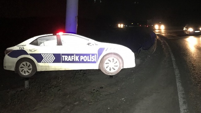 Bursa'da 7 noktaya polis arabası maketi konuldu. 