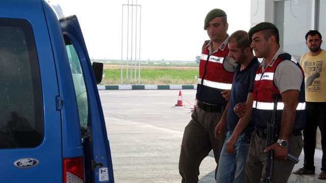 Şahıs jandarma ekiplerince gözaltına alındı.