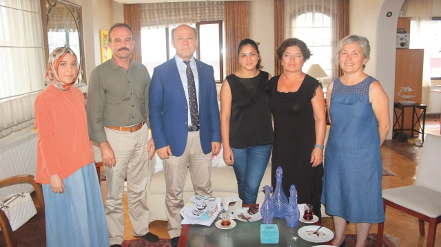 Samsun Aile ve Sosyal Politikalar İl Müdürü Tekin Balcı, sevinçlerini 
paylaşmak için Akarsu ile ailesine ziyarette bulunarak tebrik etti.
