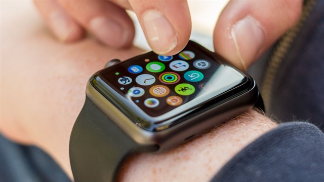 Yeni Apple Watch'un gizem perdesi aralanıyor