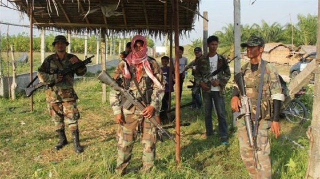 Filipinler'de iki grup arasında çatışma çıktı.