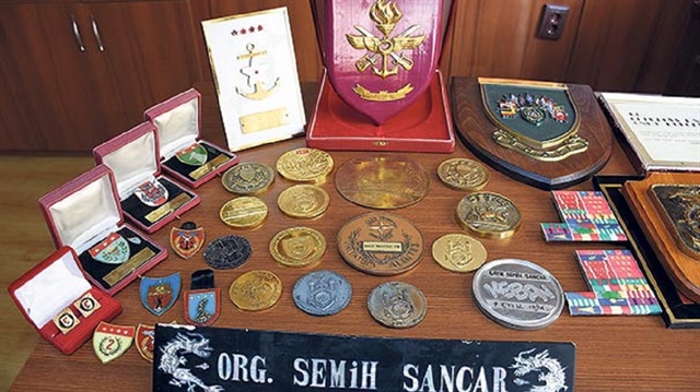 Semih Sancar'ın hatıratında yer alan eşyalar bitpazarında satışa çıkarıldı.