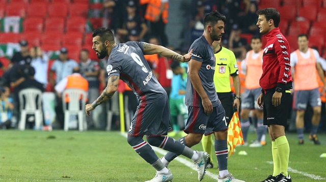 Beşiktaş formasıyla çıktığı 3 maça da yedek kulübesinde başlayan Negredo, toplamda  40 dakika süre aldı. 