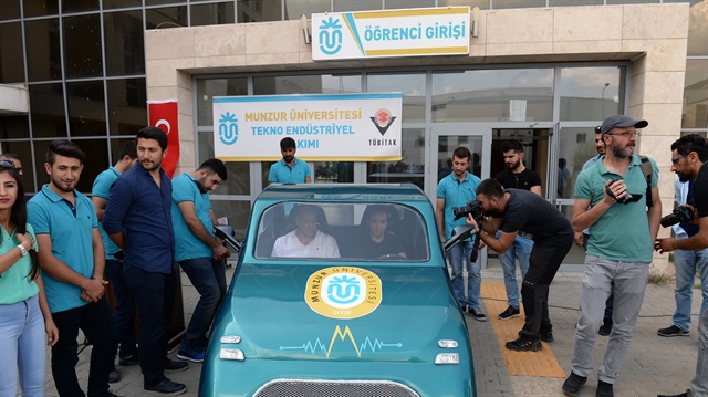 طلاب أتراك يطورون سيارة تقطع 130 كيلومترًا بأقل من نصف دولار