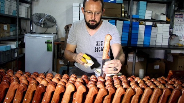 Bursa’nın dünyaca ünlü bıçaklarında bayram öncesi satış yoğunluğu yaşanıyor. 