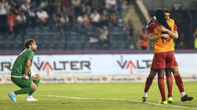 Galatasaray, Osmanlıspor'u deplasmanda Maicon, Gomis ve Tolga Ciğerci'nin golleriyle 3-1 mağlup etti. 
