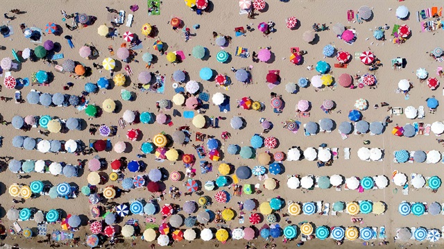 Arşiv: Yaz aylarında son haftalara girilirken Türkiye'de sahiller yerli ve yabancı turistlerce dolup taşıyor.