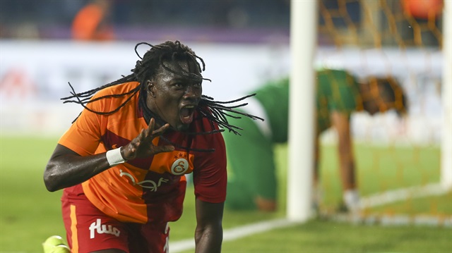 Galatasaraylı Gomis sosyal medyayı kırdı geçirdi