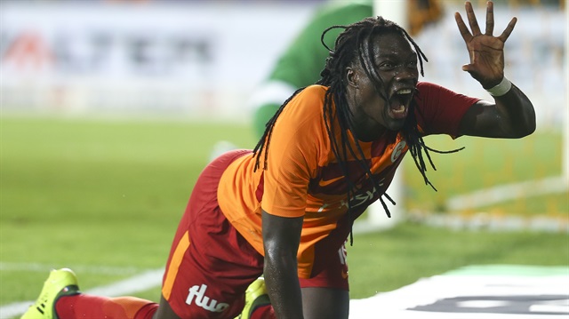 Galatasaray'ın Fransız golcüsü Bafetimbi Gomis, sarı kırmızılı takımda ilk iki lig maçında 3 gol attı.