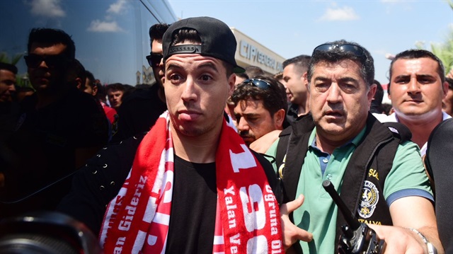 Kariyerinde son olarak Sevilla forması giyen Samir Nasri, 2 yıl boyunca Antalyaspor forması giyecek. 