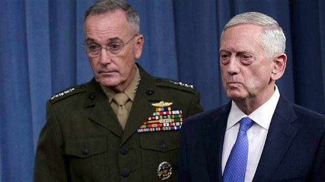 U.S. Secretary of Defense Jim Mattis (L) and General Joseph Dunford, the chairman of the U.S. Joint Chiefs of Staff