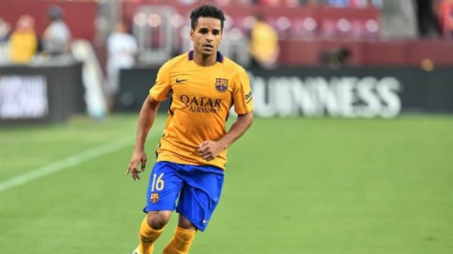 Barcelona Douglas'ı 2014-2015 sezonunda 4 milyon euro bonservis bedeliyle Sao Paulo'dan kadrosuna katmıştı.  27 yaşındaki oyuncu Katalan ekibiyle 8 maçta forma giydi.