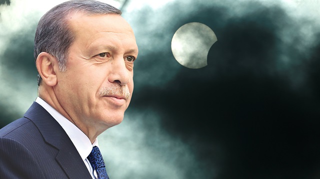 Dünyanın takip ettiği güneş tutulmasına ait canlı yayında görülen 'Erdoğan' ifadeleri dikkati çekti.