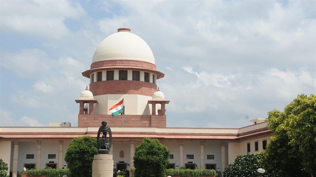 المحكمة العليا الهندية تعبتر "الطلاق بالثلاث" غير قانوني