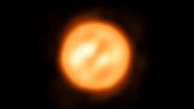 Şili ve Almanya'dan gökbilimciler, Scorpius yıldız takımı içindeki en parlak yıldız olan, 554 ışık yılı uzaklıktaki Antares'in atmosferindeki madde hızının da bir haritasını çıkardı.