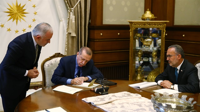 Cumhurbaşkanı Erdoğan, Türk Kızılayı'na kurban bağışı yaptı.