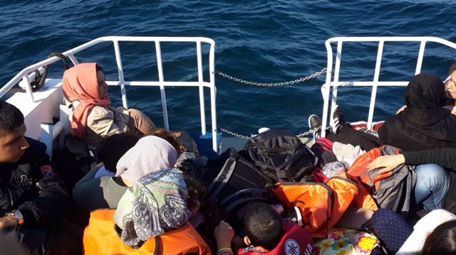 Tekirdağ'da yasa dışı yollardan yurt dışına çıkmaya çalıştıkları tekneleri bozulan 57 sığınmacı yakalandı.