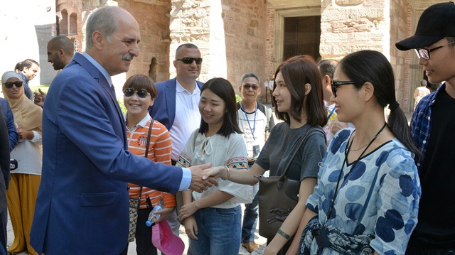 Kültür ve Turizm Bakanı Numan Kurtulmuş ve turist kafilesi