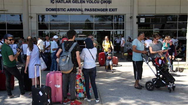 Antalya'da  turist yoğunluğu yaşanıyor.
