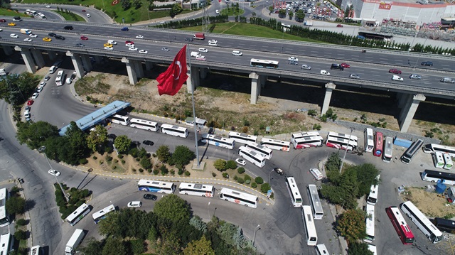 İstanbul'daki otogarda büyük yoğunluk var.