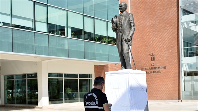 Eskişehir'de Atatürk heykeline saldıran kişi gözaltına alındı