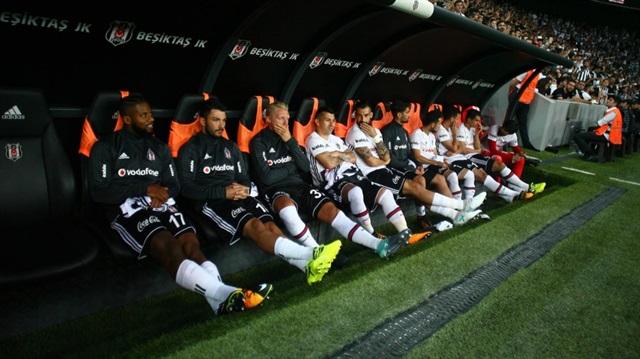 Beşiktaş'ın yeni transferleri Lens, Medel ve Negredo Bursaspor maçına yedek kulübesinde başladı. 