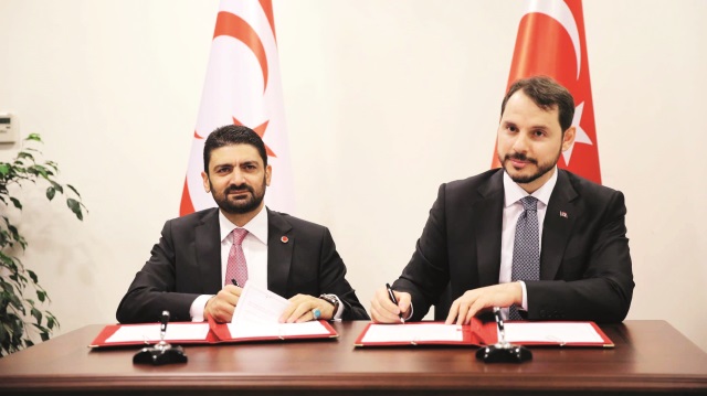 Türkiye’den KKTC’ye deniz altından elektrik götürülmesi projesinin hayata geçirilebilmesi için Enerji Bakanı Berat Albayrak ile KKTC Enerji Bakanı Sunat Atun 11 Ekim 2016’da enerji işbirliği anlaşması imzalamıştı.