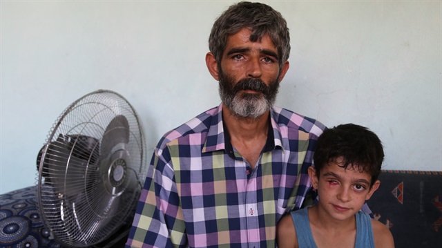 ​Suriye'nin Halep kentinden, bir yıl önce ailesiyle Türkiye'ye sığınan Muhammed İhsan (37), Hatay'da kiraladıkları bir evde yaşadıklarını belirtti.