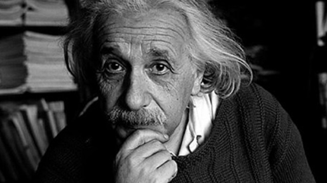 Albert Einstein'ın arkadaşına yazdığı bir mektup açık artırmada 31 bin dolara alıcı buldu.